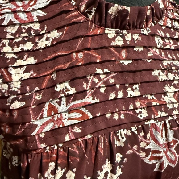 LOFT Burgundy Floral Top - Picture 5 of 7